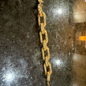 Luxurious Gold Chain Bracelet